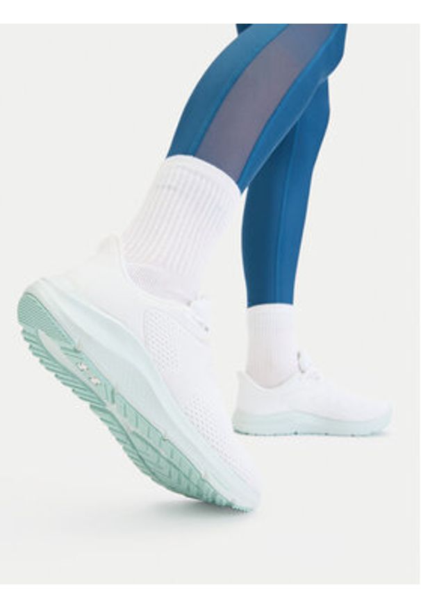 Under Armour Buty do biegania UA W Charged Pursuit 4 BL 6000598 Biały. Kolor: biały. Materiał: materiał