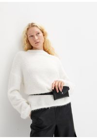 bonprix - Sweter z dzianiny z piórkowej przędzy. Kolor: biały. Materiał: dzianina #1