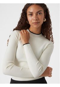 Vero Moda Sweter Flouncy 10299604 Écru Slim Fit. Materiał: syntetyk