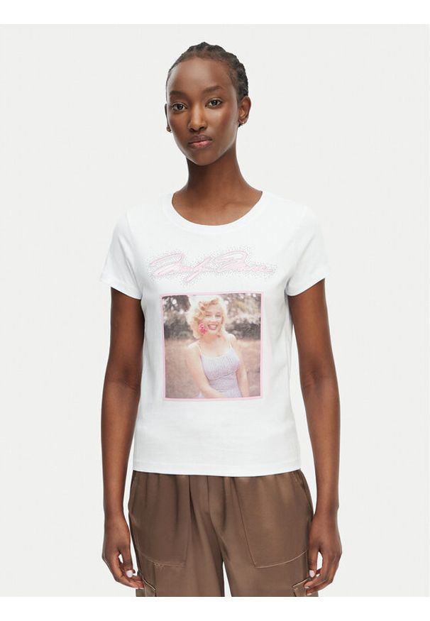 Guess T-Shirt W6BI51 K6658 Biały Regular Fit. Kolor: biały. Materiał: bawełna