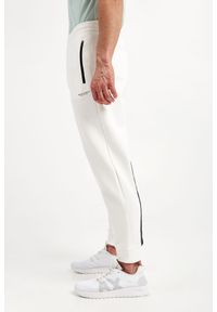 Armani Exchange - Spodnie dresowe ARMANI EXCHANGE. Materiał: dresówka. Wzór: nadruk #4