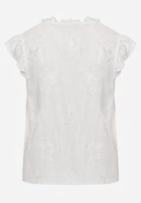 Born2be - Biała Bawełniana Bluzka z Kwiatowym Haftem i Falbankami Sabrilato. Okazja: na co dzień, do pracy. Typ kołnierza: kołnierz z falbankami. Kolor: biały. Materiał: bawełna. Wzór: kwiaty, haft. Styl: casual, klasyczny, elegancki #5