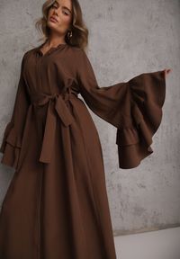 Renee - Brązowa Koszulowa Sukienka z Wiskozy Ozdobiona Paskiem i Falbanami Tinethra. Okazja: na co dzień. Kolor: brązowy. Materiał: wiskoza. Wzór: aplikacja. Typ sukienki: koszulowe. Styl: casual, elegancki, wizytowy #5