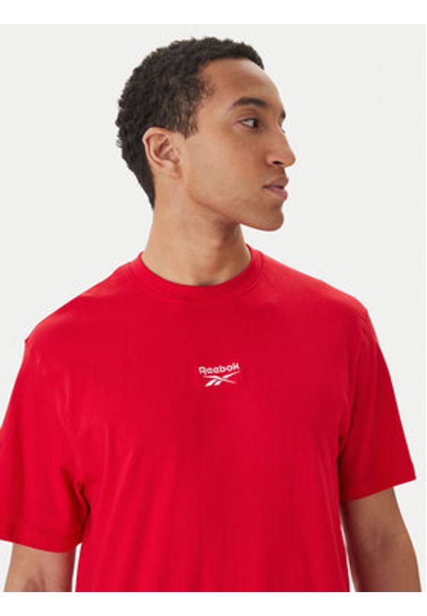 Reebok T-Shirt Branagan RK25561CCM Czerwony Regular Fit. Kolor: czerwony. Materiał: bawełna