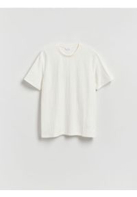 Reserved - Strukturalny t-shirt regular - biały. Kolor: biały. Materiał: dzianina, bawełna