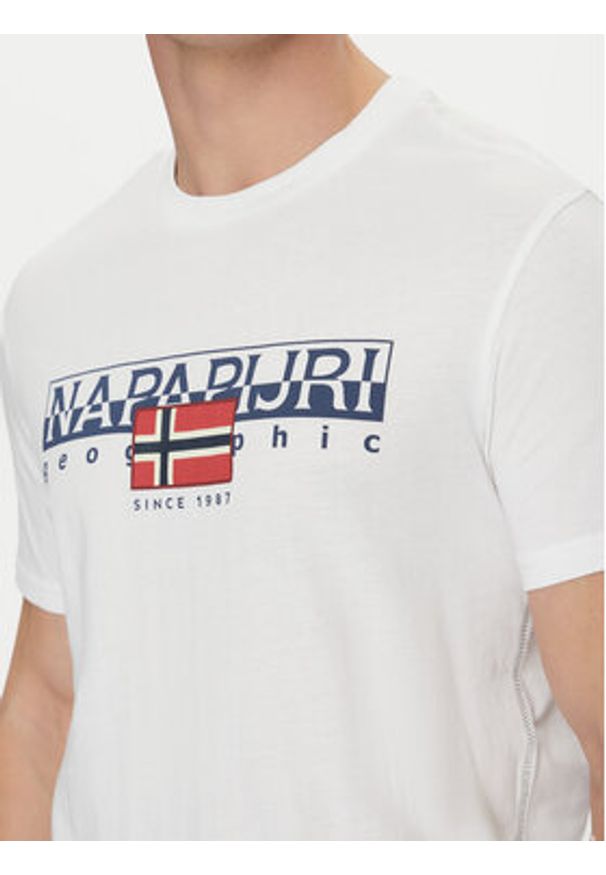 Napapijri T-Shirt S-Aylmer NP0A4HTO Biały Regular Fit. Kolor: biały. Materiał: bawełna