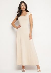 Born2be - Jasnobeżowa Sukienka z Wiskozą o Rozkloszowanym Kroju z Kwadratowym Dekoltem Nalireina. Okazja: na co dzień. Typ kołnierza: dekolt kwadratowy. Kolor: beżowy. Materiał: wiskoza. Typ sukienki: rozkloszowane, proste. Styl: casual, klasyczny #1