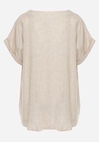 Renee - Beżowa Bluzka z Lnem i Wiskozą o Nietoperzowym Kroju z Krótkim Rękawem Herira. Okazja: na co dzień. Typ kołnierza: dekolt w serek. Kolor: beżowy. Długość: krótkie. Wzór: aplikacja. Materiał: wiskoza, len. Długość rękawa: krótki rękaw. Sezon: lato. Styl: casual, elegancki #6