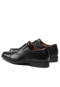 Clarks Półbuty Tilden Cap 261103097 Czarny. Kolor: czarny. Materiał: skóra