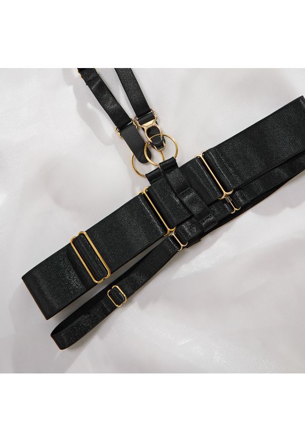 Intica - Zestaw bielizny z koronkowym haftem na romantyczne wieczory Ivey. Kolor: czarny. Materiał: koronka. Wzór: haft