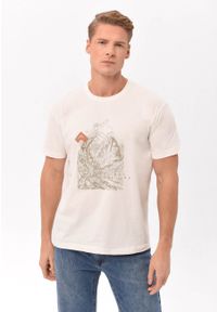 Volcano - Bawełniany t-shirt, Comfort Fit, T-LITT. Okazja: na co dzień. Materiał: bawełna. Długość rękawa: krótki rękaw. Długość: krótkie. Wzór: nadruk. Styl: casual