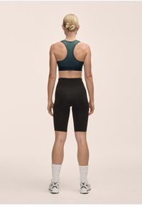 CASALL - Krótkie Legginsy Kolarki Casall z Wysokim Stanem. Stan: podwyższony. Kolor: czarny. Długość: krótkie. Sezon: lato