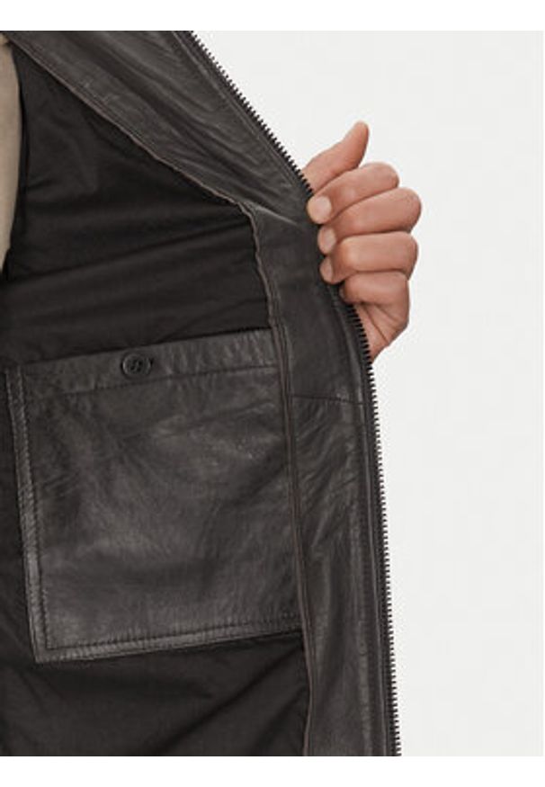 Mustang Kurtka skórzana 310-24-055 Szary Regular Fit. Kolor: szary. Materiał: skóra