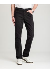Wrangler - MESKIE SPODNIE WRANGLER GREENSBORO BLACK RINSE 112362309. Okazja: na co dzień. Sezon: lato. Styl: casual, klasyczny #5