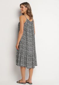 Born2be - Czarna Rozkloszowana Sukienka z Bawełny w Kwiatowy Wzór Nilaretia. Okazja: na co dzień. Kolor: czarny. Materiał: bawełna. Długość rękawa: na ramiączkach. Wzór: kwiaty. Sezon: lato. Typ sukienki: rozkloszowane. Styl: casual #5