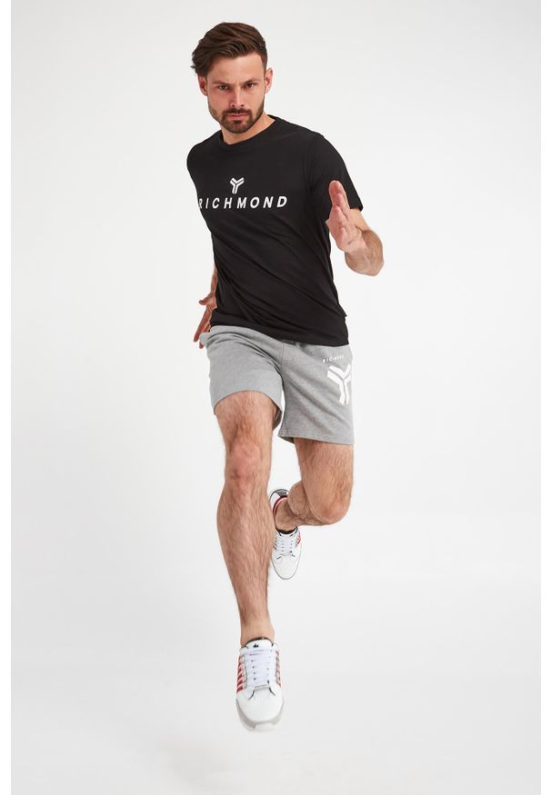 John Richmond Sport - T-SHIRT ZHOTASY JOHN RICHMOND SPORT. Materiał: bawełna. Styl: sportowy