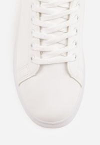 Born2be - Biało-Beżowe Sneakersy Sznurowane na Płaskiej Podeszwie Azih. Kolor: biały. Obcas: na płaskiej podeszwie #5