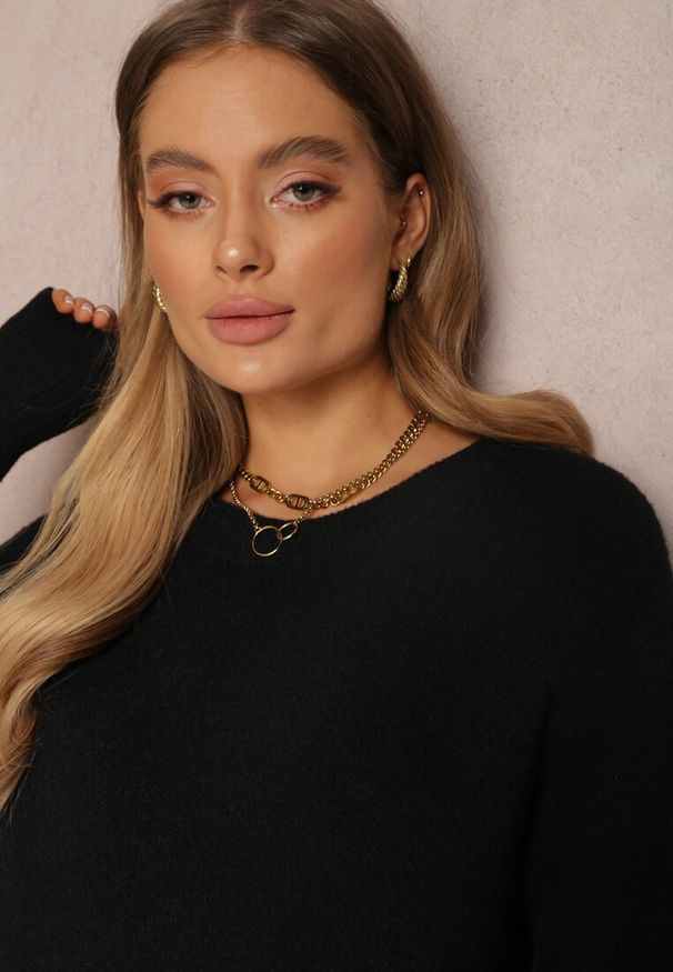 Renee - Czarny Sweter Lyna. Kolor: czarny. Długość rękawa: długi rękaw. Długość: długie. Wzór: jednolity. Styl: klasyczny