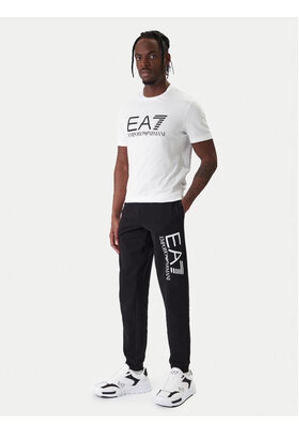 EA7 Emporio Armani Spodnie dresowe 7M001415 AF22266 UC001 Czarny Regular Fit. Kolor: czarny. Materiał: bawełna