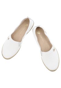 Białe Baleriny Armodo Eleganckie Płaskie Obuwie Damskie. Okazja: na co dzień. Kolor: biały. Materiał: len, jeans, skóra. Wzór: aplikacja. Sezon: lato. Styl: elegancki #6