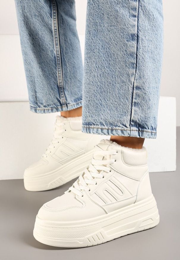 Renee - Beżowe Sneakersy na Platformie Mocno Ocieplane Futerkiem Lealwen. Okazja: na co dzień. Kolor: beżowy. Materiał: futro. Obcas: na platformie