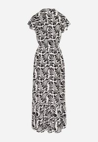 Born2be - Czarna Sukienka o Kopertowym Fasonie z Falbanką w Kwiatowy Wzór Flormoi. Okazja: na co dzień. Typ kołnierza: dekolt kopertowy, kołnierz z falbankami. Kolor: czarny. Materiał: jeans, materiał. Wzór: kwiaty. Sezon: wiosna, lato. Typ sukienki: kopertowe. Styl: casual, klasyczny #3