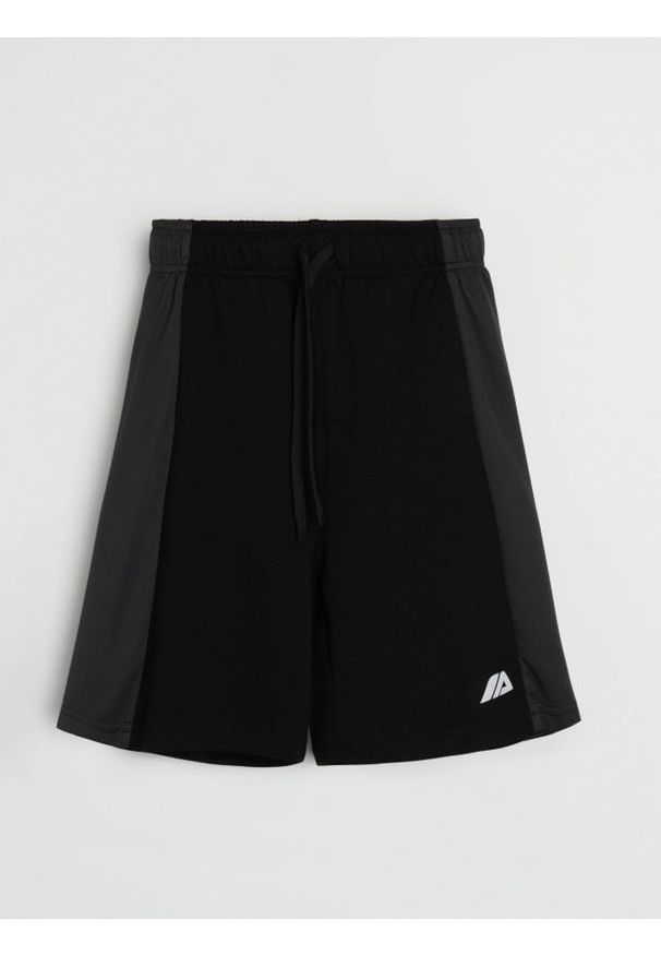 Sinsay - Sportowe szorty z domieszką wiskozy - czarny. Kolor: czarny. Materiał: wiskoza. Styl: sportowy
