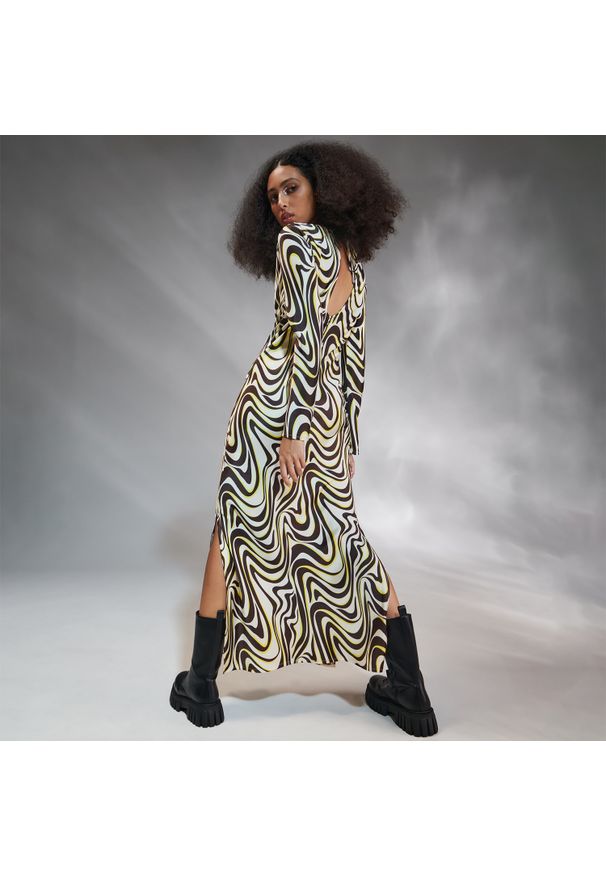 Sinsay - Sukienka maxi ze wzorem - Wielobarwny. Długość: maxi