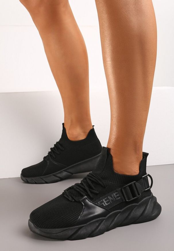 Born2be - Czarne Sneakersy Limoge. Wysokość cholewki: przed kostkę. Nosek buta: okrągły. Zapięcie: klamry. Kolor: czarny. Materiał: dzianina, materiał. Szerokość cholewki: normalna