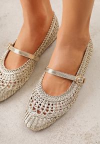 Renee - Złote Balerinki w Stylu Mary Jane z Szydełkową Cholewką Syroelle. Kolor: złoty. Materiał: jeans. Szerokość cholewki: normalna. Styl: elegancki, klasyczny #9