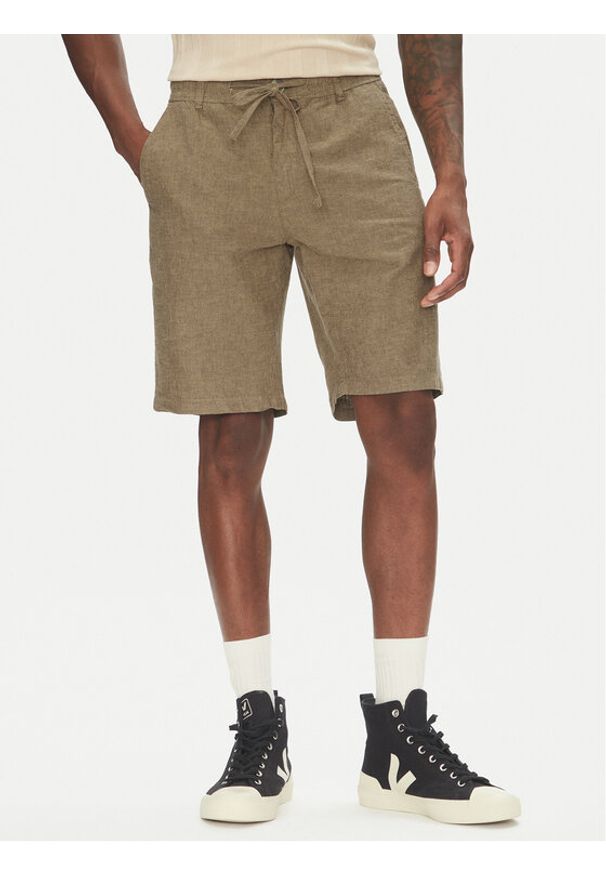 Lindbergh Szorty materiałowe 30-508003 Beżowy Relaxed Fit. Kolor: beżowy. Materiał: bawełna, len