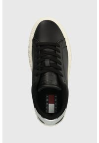 Tommy Jeans sneakersy skórzane TJW NEW CUPSOLE LEATH LC kolor czarny EN0EN02273. Nosek buta: okrągły. Zapięcie: sznurówki. Kolor: czarny. Materiał: skóra #2