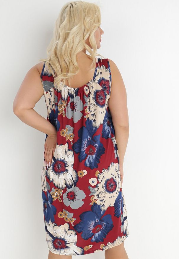 Born2be - Bordowa Sukienka Carrel. Typ kołnierza: dekolt kwadratowy. Kolekcja: plus size. Kolor: czerwony. Materiał: bawełna, dzianina. Długość rękawa: na ramiączkach. Wzór: kolorowy, aplikacja, jednolity, kwiaty. Typ sukienki: dla puszystych. Długość: midi