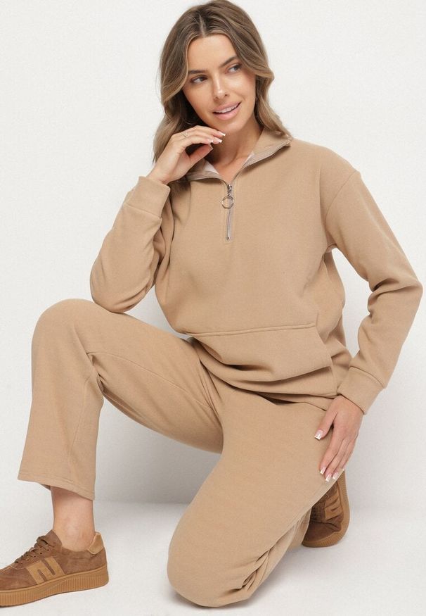 Born2be - Ciemnobeżowy Ocieplany Komplet Dresowy z Bawełny Bluza z Suwakiem i Spodnie Miretila. Kolor: beżowy. Materiał: dresówka, bawełna. Sport: turystyka piesza