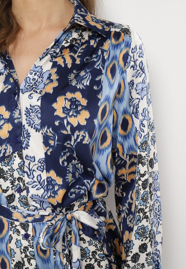 Born2be - Niebiesko-Granatowa Sukienka Koszulowa w Ornamentalny Wzór z Materiałowym Paskiem Drusial. Kolor: niebieski. Materiał: materiał. Wzór: aplikacja. Typ sukienki: koszulowe