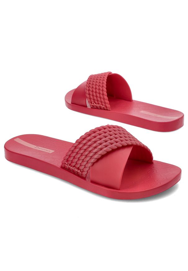 Czerwone Klapki Ipanema Modne Wodoodporne Obuwie Damskie. Okazja: na spacer, na co dzień, na plażę. Kolor: czerwony. Wzór: paski. Sezon: lato. Styl: street, casual