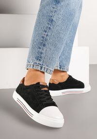 Born2be - Czarne Skórzane Trampki na Płaskiej Podeszwie ze Skórzaną Wkładką i Kontrastowym Noskiem Helili. Kolor: czarny. Materiał: skóra. Obcas: na płaskiej podeszwie #1