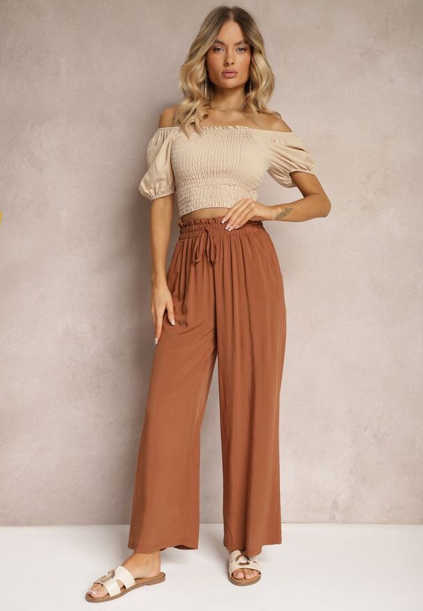 Renee - Brązowe Spodnie z Bawełny High Waist z Szerokimi Nogawkami i Gumką w Pasie Clisea. Okazja: na co dzień. Stan: podwyższony. Kolor: brązowy. Materiał: bawełna. Styl: elegancki, casual