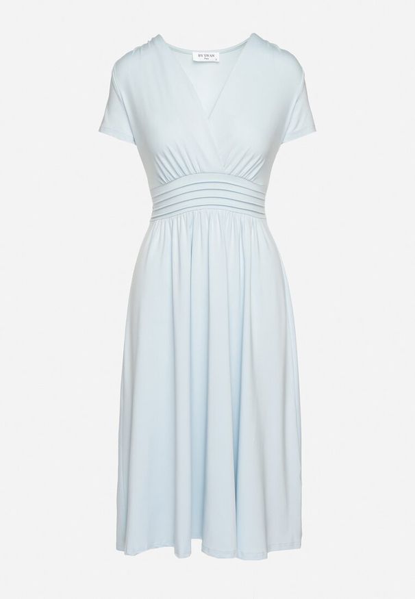 Born2be - Jasnoniebieska Taliowana Sukienka z Dekoltem na Zakładkę Quimadea. Okazja: na spotkanie biznesowe. Kolor: niebieski. Materiał: materiał. Wzór: aplikacja. Styl: biznesowy, elegancki