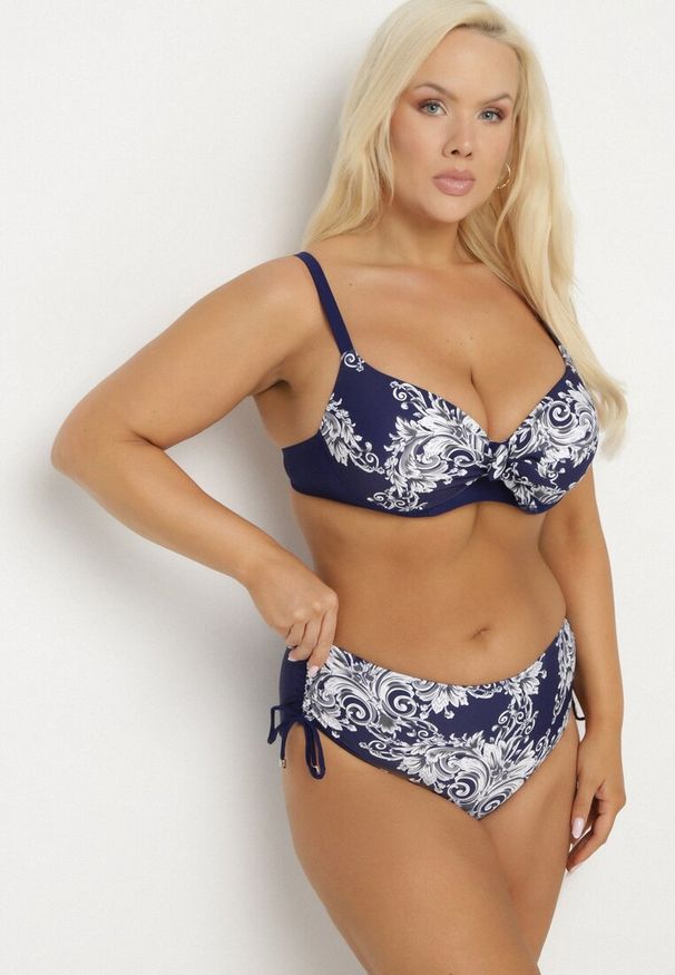 Born2be - Granatowe Bikini Biustonosz z Wiązaniem i Majtki Typu Figi Norettia. Kolekcja: plus size. Kolor: niebieski. Materiał: jeans