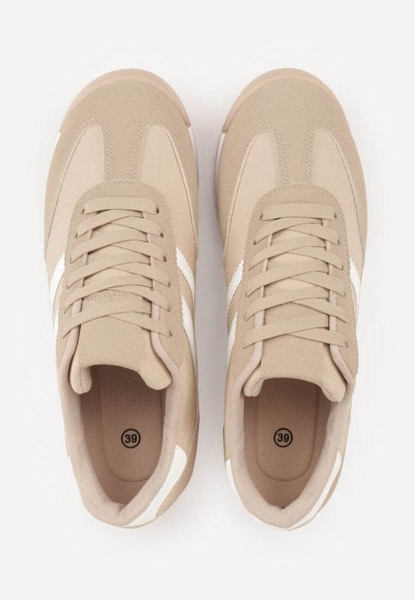 Renee - Ciemnobeżowe Sneakersy Ozdobione Dwoma Paskami Lannatea. Okazja: na co dzień. Zapięcie: pasek. Kolor: beżowy. Wzór: aplikacja