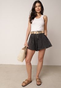 Born2be - Czarne Luźne Szorty Jeansowe Bawełniane z Paskiem Mezyss. Okazja: do pracy, na co dzień. Stan: podwyższony. Kolor: czarny. Materiał: bawełna, jeans. Styl: casual #3