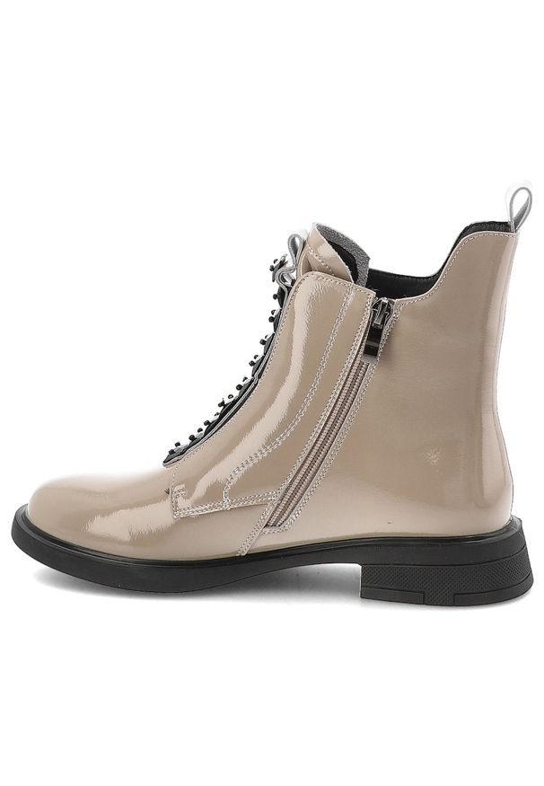 Beżowe Botki S.Barski Lakierowane Modne Buty Damskie. Kolor: beżowy. Materiał: lakier. Wzór: aplikacja. Sezon: zima, jesień. Styl: elegancki