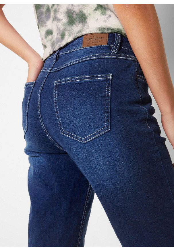 bonprix - "Bermudy dżinsowe ""komfort-stretch""". Kolor: niebieski. Styl: klasyczny