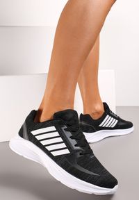 Renee - Czarno-Białe Buty Sportowe Sznurowane Avrick. Okazja: na co dzień. Kolor: czarny. Sport: fitness #1