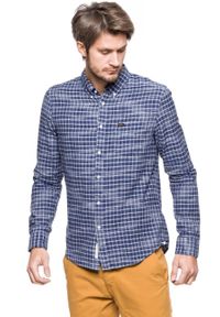 Lee - KOSZULA LEE BUTTON DOWN WASHED BLUE L880IOLR. Typ kołnierza: button down. Długość rękawa: długi rękaw. Długość: długie. Wzór: kratka. Styl: elegancki #4