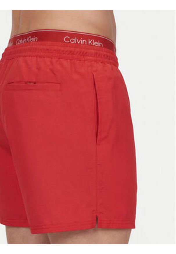 Calvin Klein Swimwear Szorty kąpielowe LV00N61024 Czerwony Regular Fit. Kolor: czerwony. Materiał: syntetyk