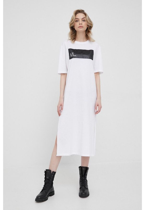 Armani Exchange sukienka bawełniana 3LYA76.YJ3RZ kolor biały mini prosta. Okazja: na co dzień. Kolor: biały. Materiał: bawełna. Długość rękawa: krótki rękaw. Wzór: nadruk. Typ sukienki: proste. Styl: casual. Długość: mini