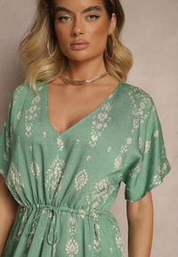Renee - Zielona Rozkloszowana Sukienka z Falbanką w Print Boho z Wiskozą Tunova. Okazja: na co dzień. Typ kołnierza: dekolt w serek. Kolor: zielony. Materiał: wiskoza. Długość rękawa: długi rękaw. Wzór: nadruk. Styl: boho #5