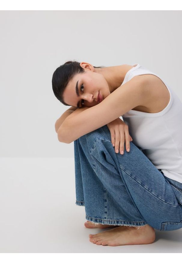 Reserved - Bawełniany top - biały. Kolor: biały. Materiał: bawełna